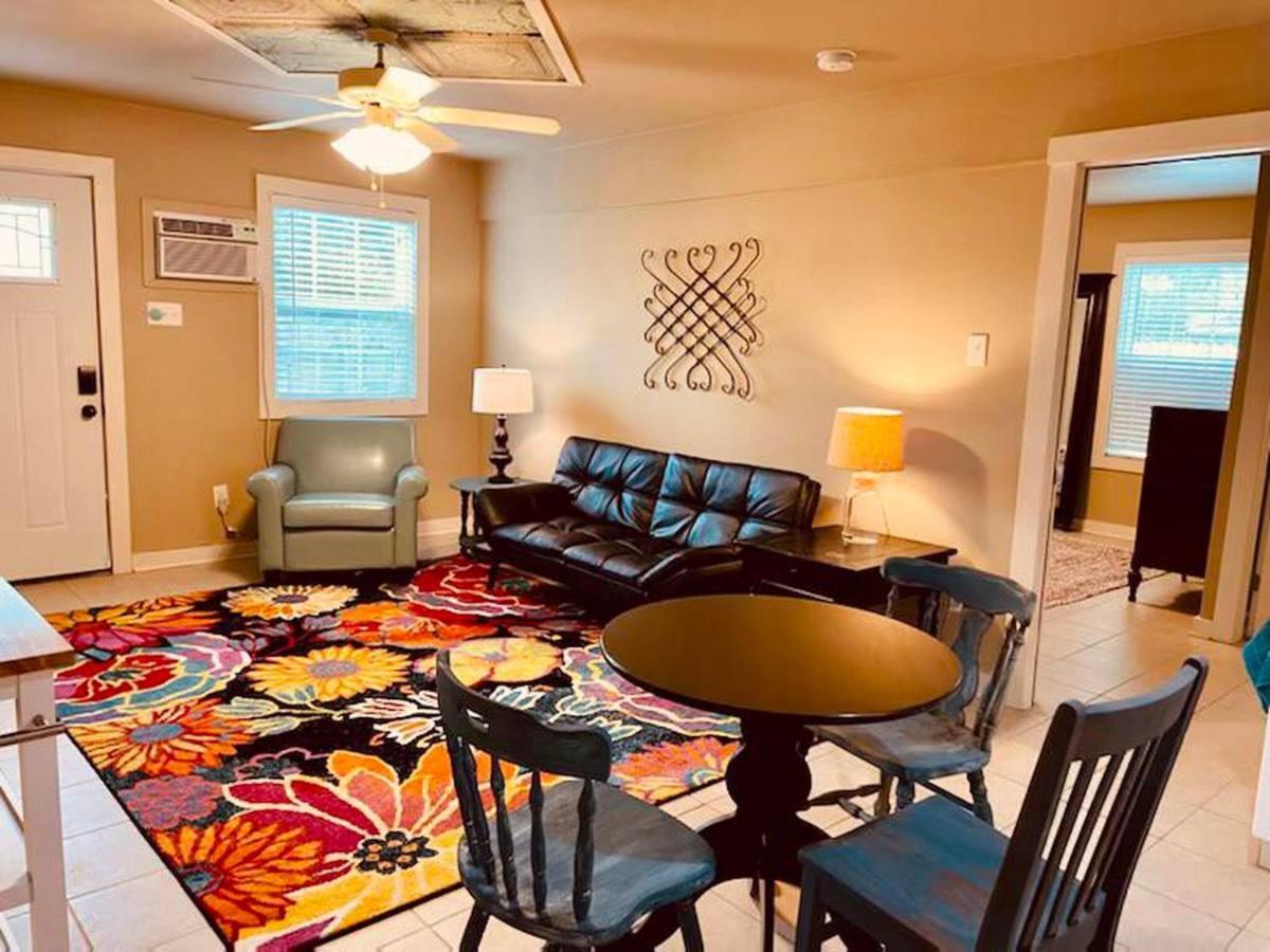 Elm Street Cottage سيغوين المظهر الخارجي الصورة